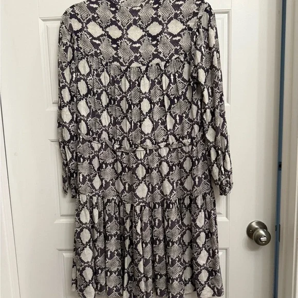 Rebecca Minkoff Snakeskin Print Long Sleeve Dress - Picture 4 of 4